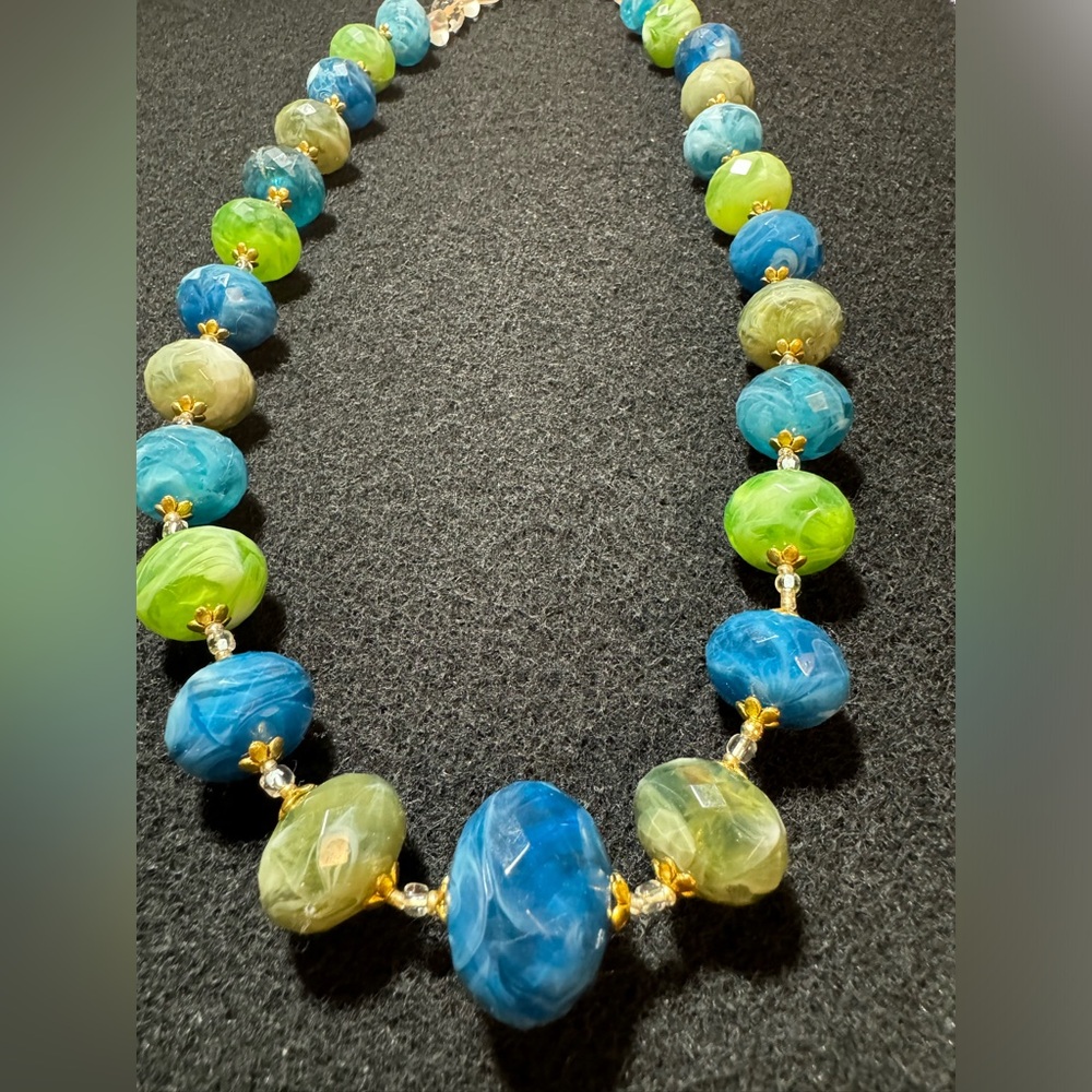Vintage Italian Murano necklace!